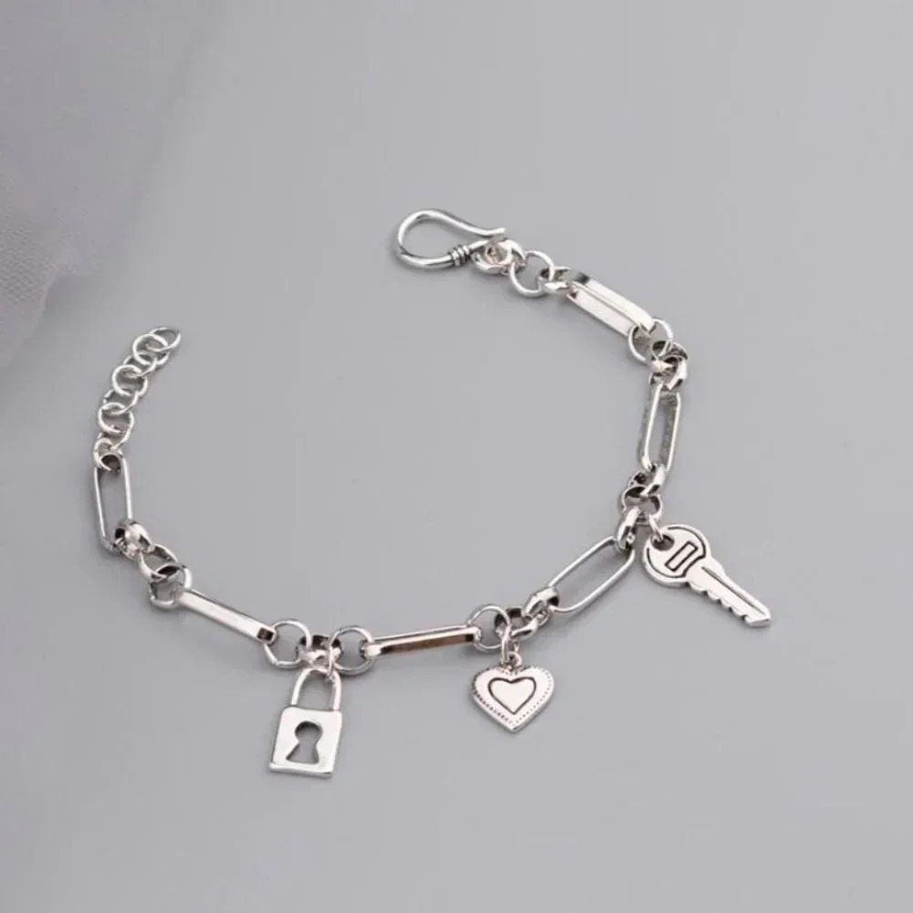 925 Sterling Silver Minimalist Lock Key Heart Chain Link Bracelet - Picture 3 of 5